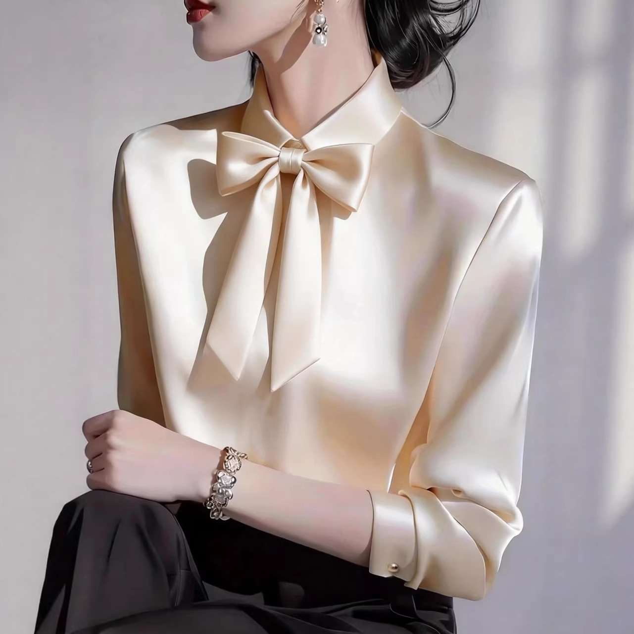 Satin Bow Tie - Blusa de satén para mujer con