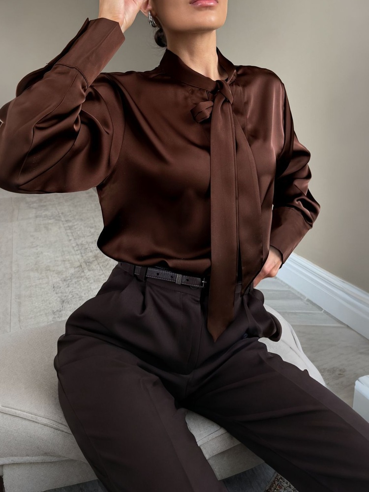 Blusa de satén Tossy con lazo  - Satin Bow Tie reseña y precio