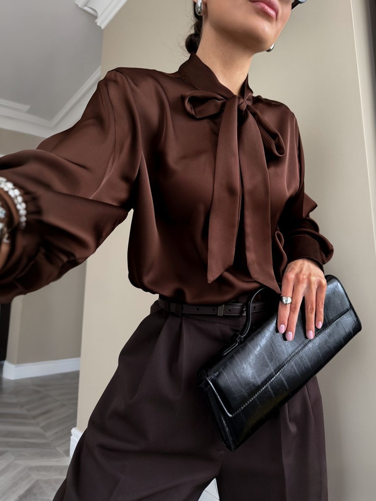 Blusa de satén Tossy con lazo  - Satin Bow Tie reseña y precio